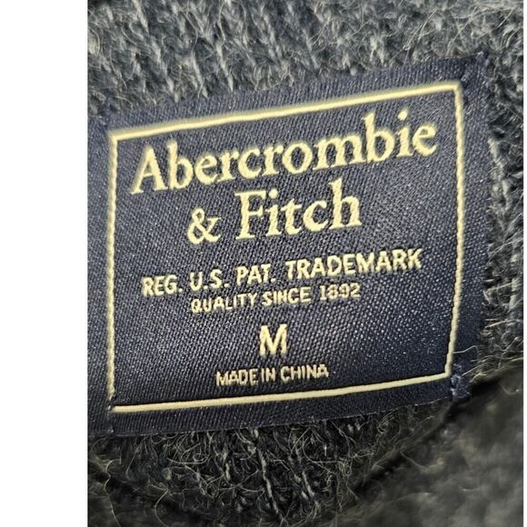 NWT A & F Back Split Long Sleeve Sweater Size Medium - Picture 5 of 7